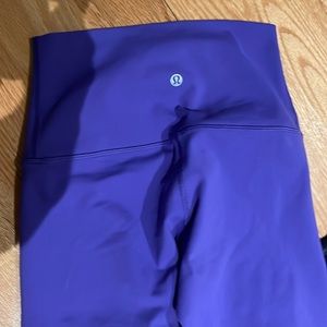 Lululemon Periwinkle Sz 4 EUC 21” Wunder Under Luon